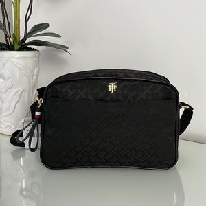 Tommy Hilfiger Erin II Crossbody bag